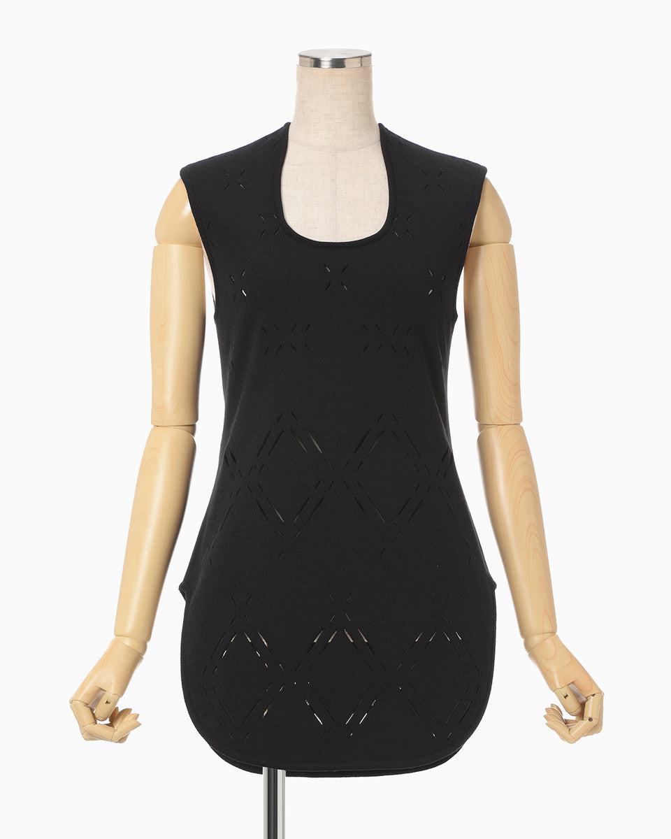 Eyelet Sleeveless Knitted Top - black - Mame Kurogouchi