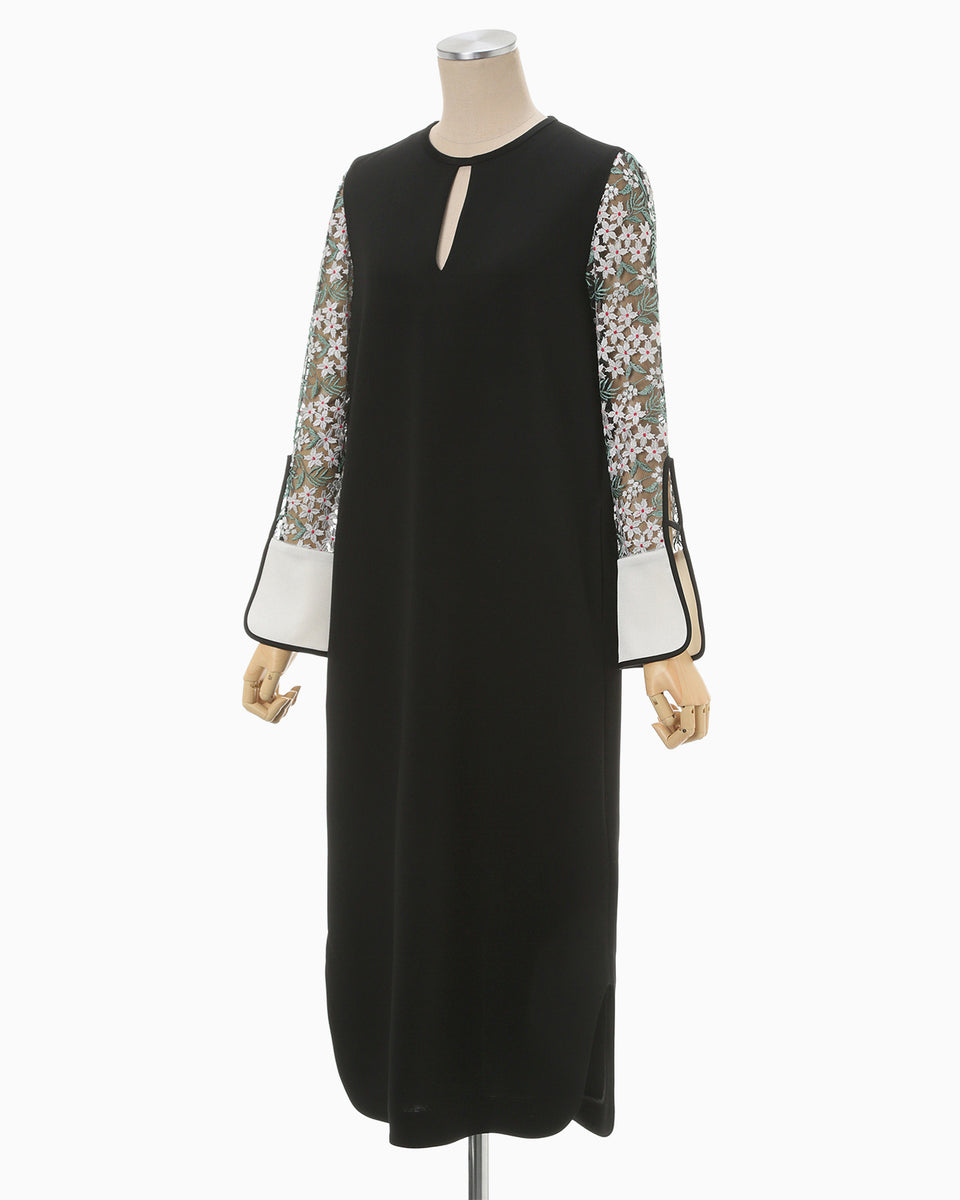 Floral Lace Sleeve Dress - black × white - Mame Kurogouchi