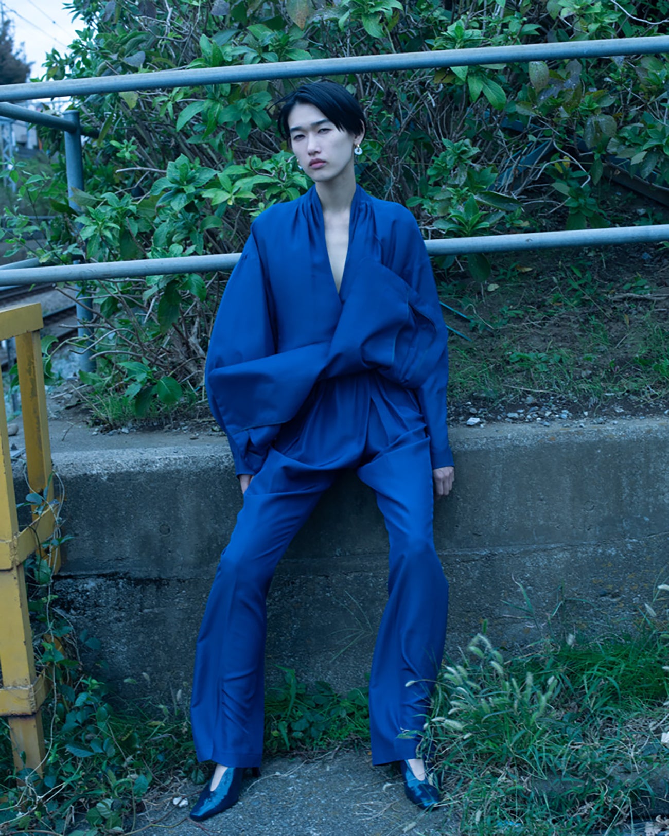 Silk Habutae Front Tucked Trousers - blue