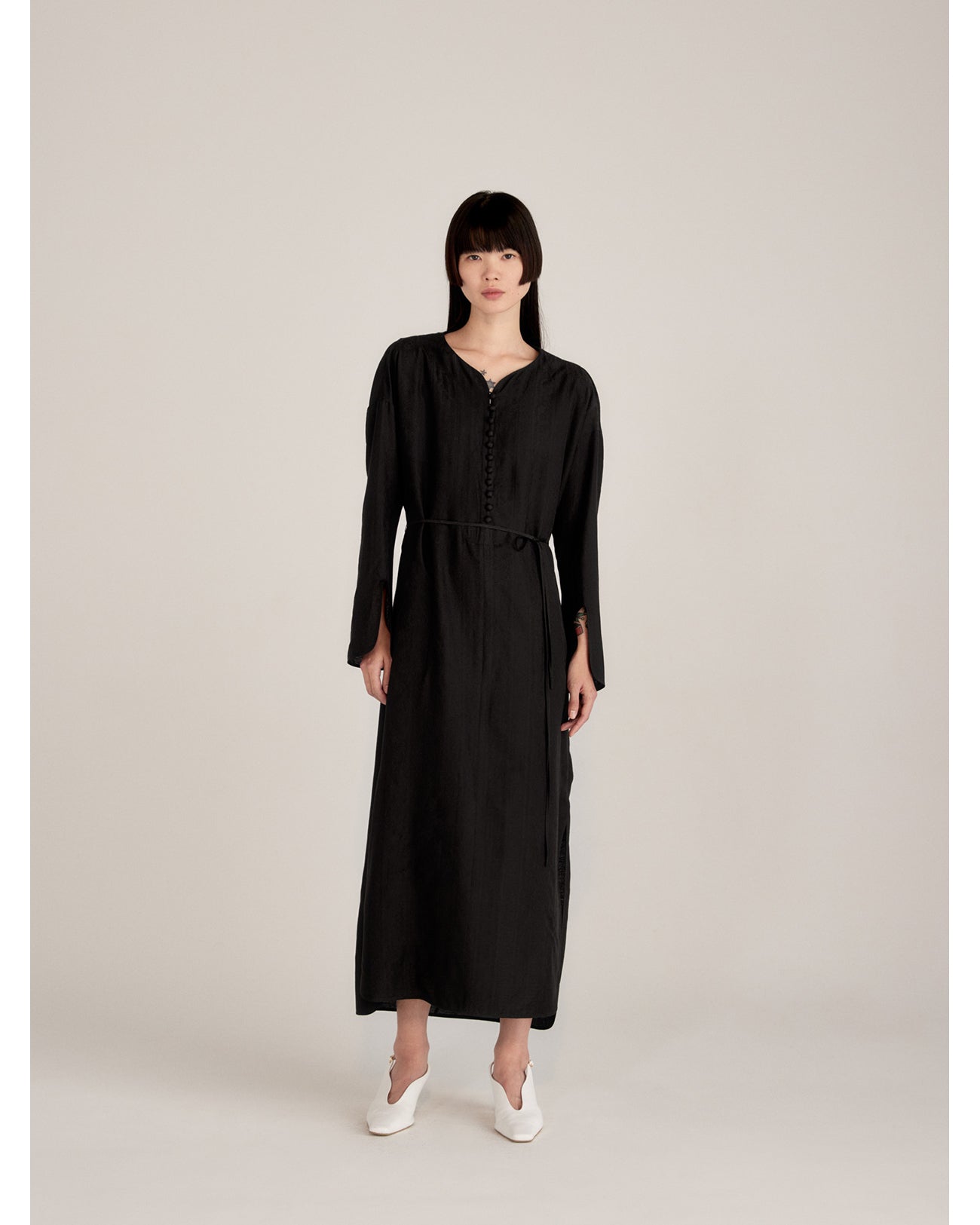 Floral Pattern Silk Rayon Jacquard I-Line Dress - black