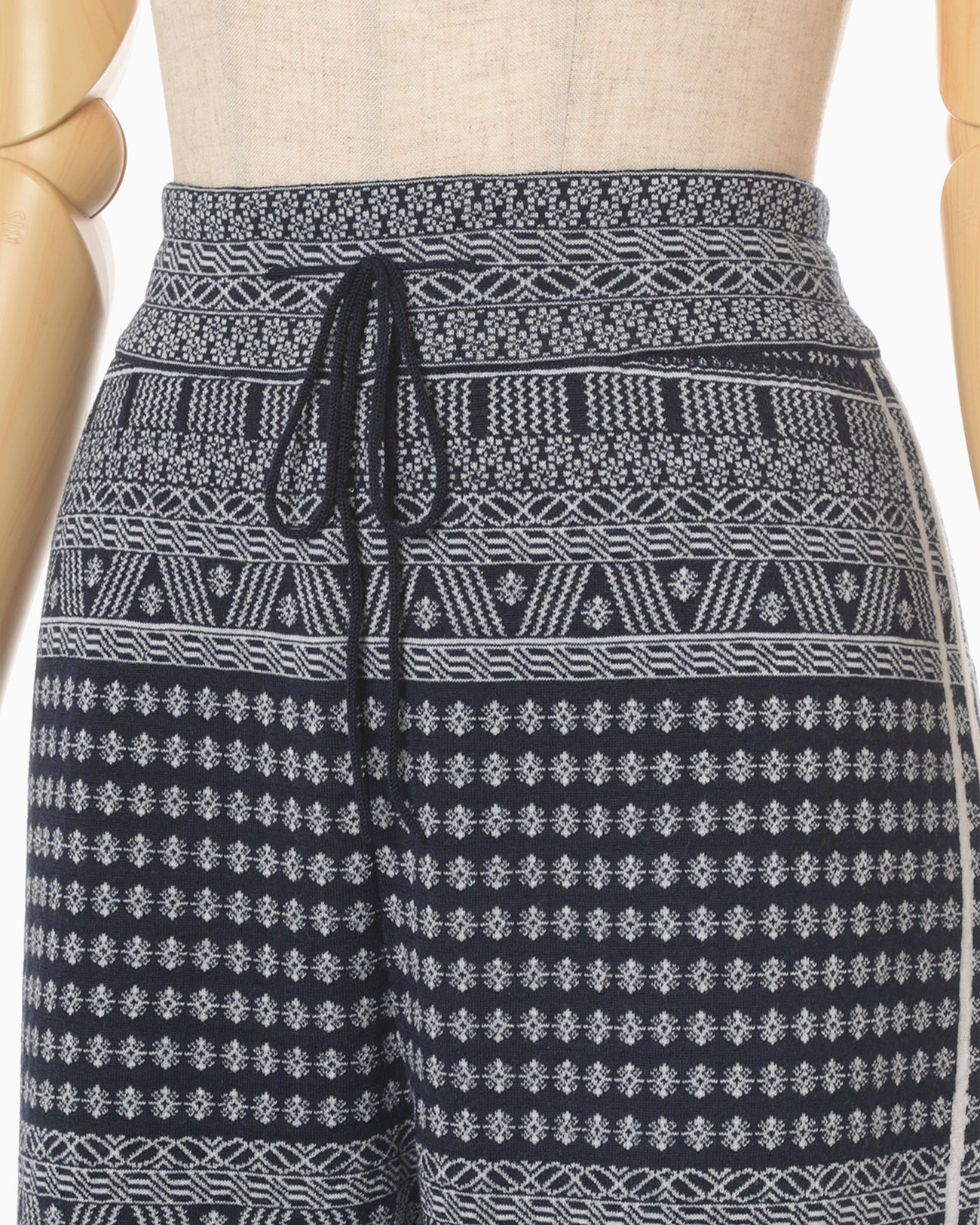 "Mishima Karatsu" Small Floral Pattern Knitted Trousers - navy