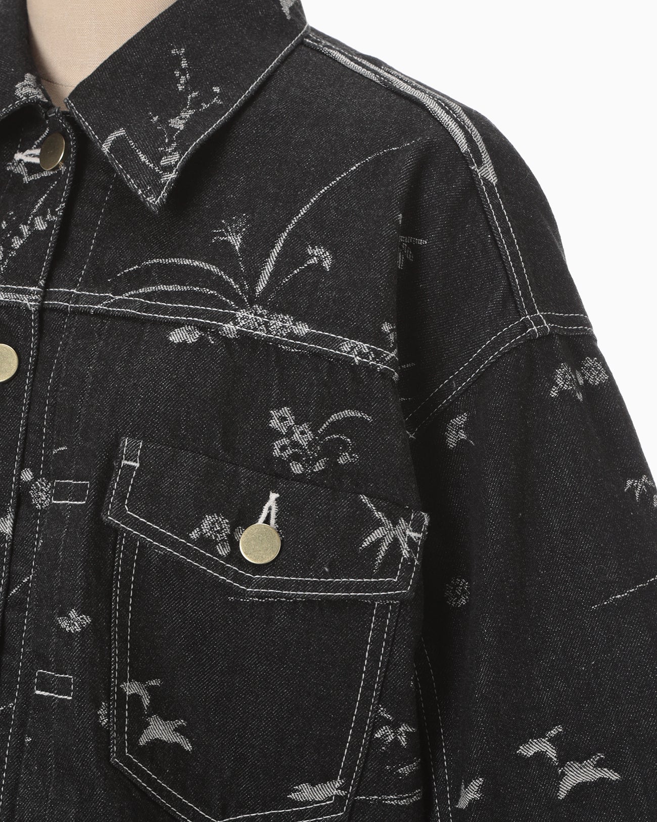 Nature Pattern Jacquard Short Denim Jacket - black