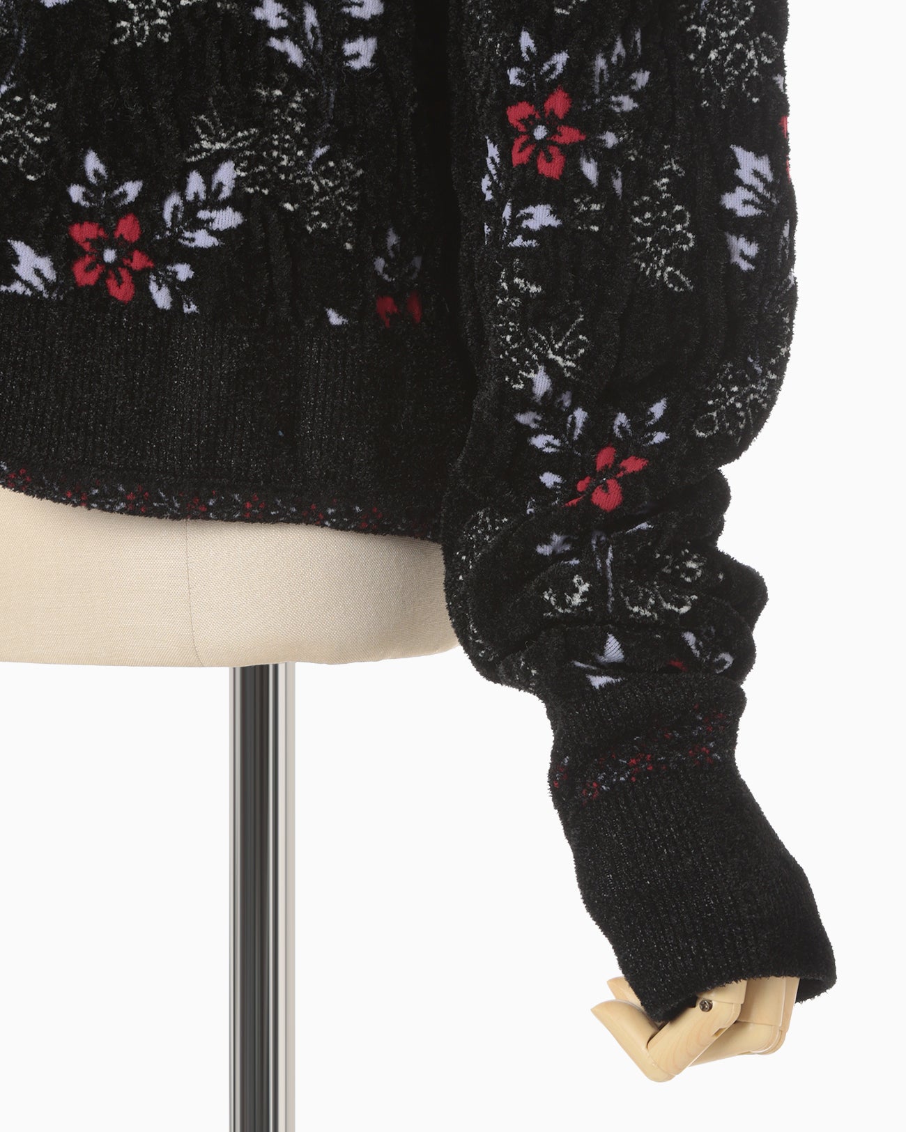 Floral Motif Chenille Knited Cardigan - black