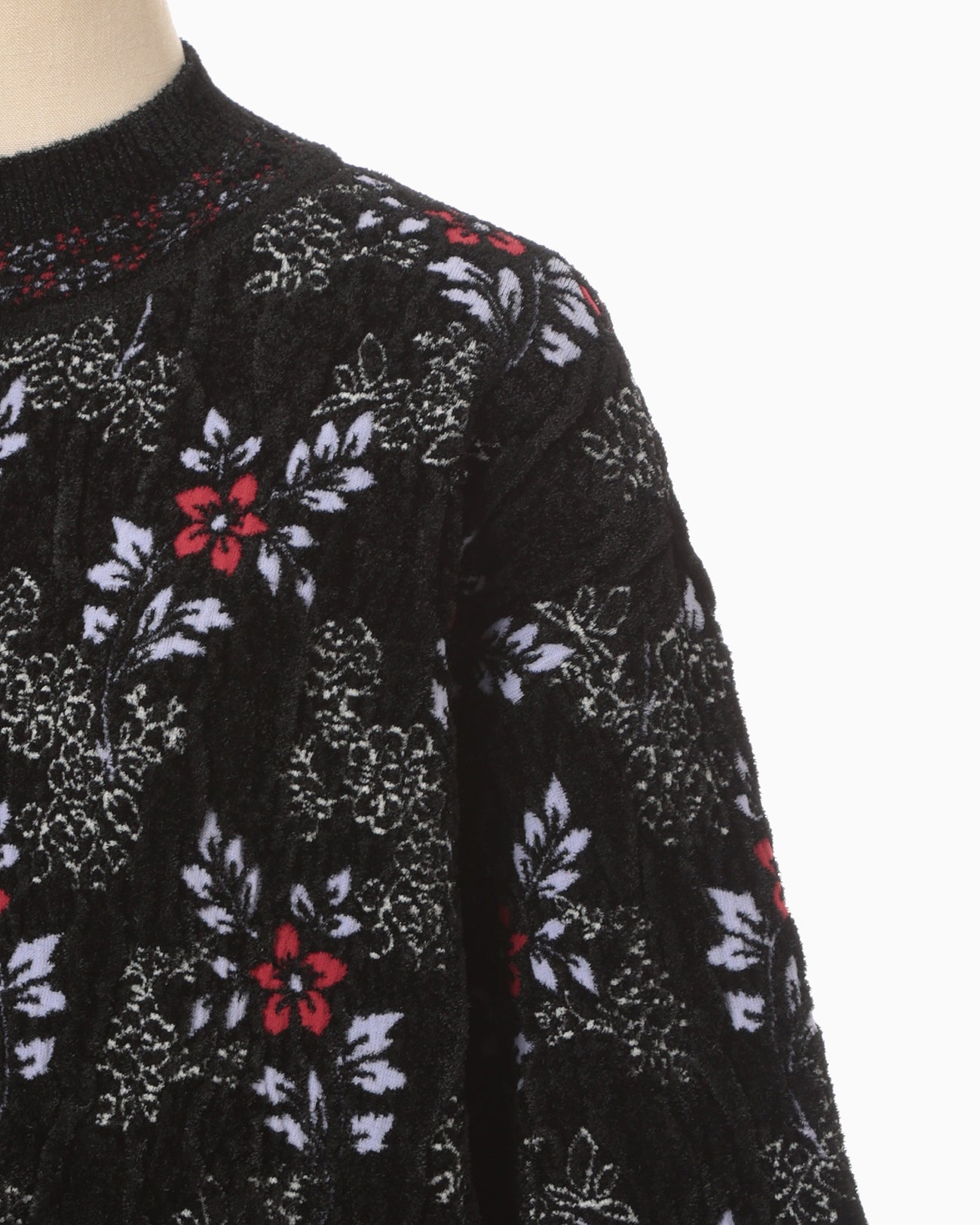 Floral Motif Chenille Knited Top - black