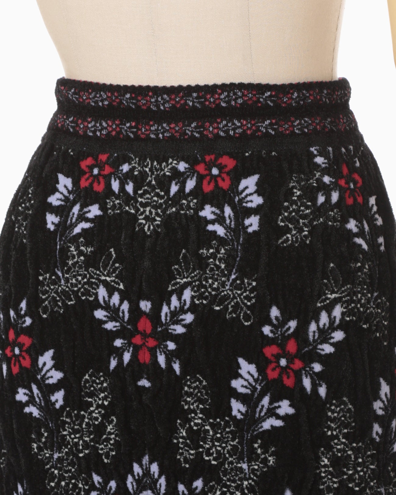 Floral Motif Chenille Knited Skirt - black