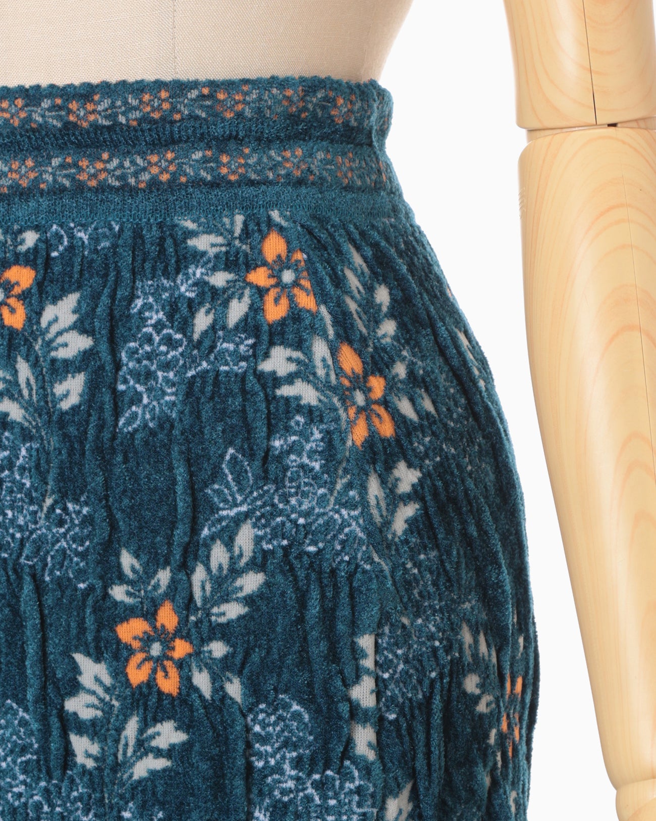 Floral Motif Chenille Knited Skirt - blue
