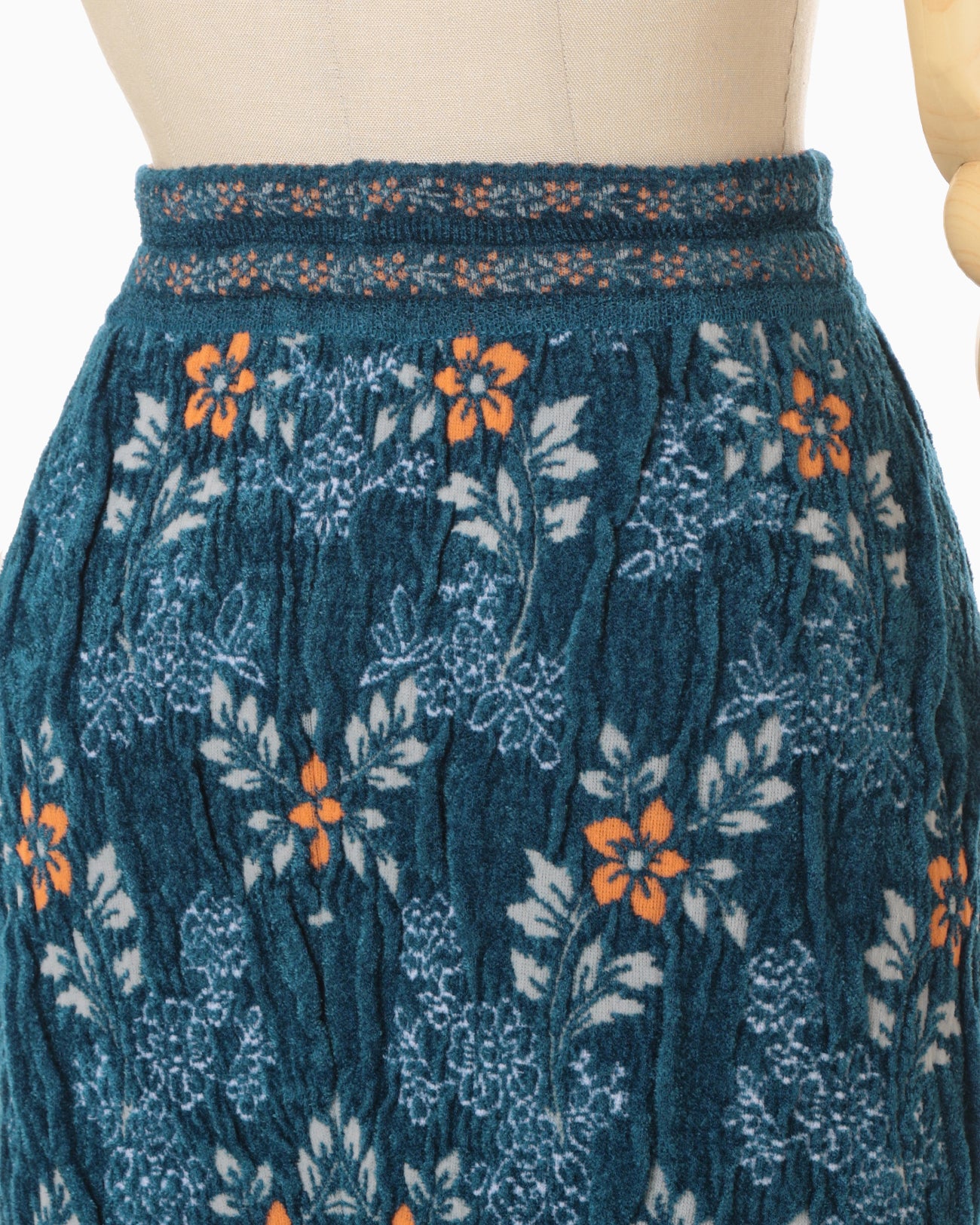 Floral Motif Chenille Knited Skirt - blue