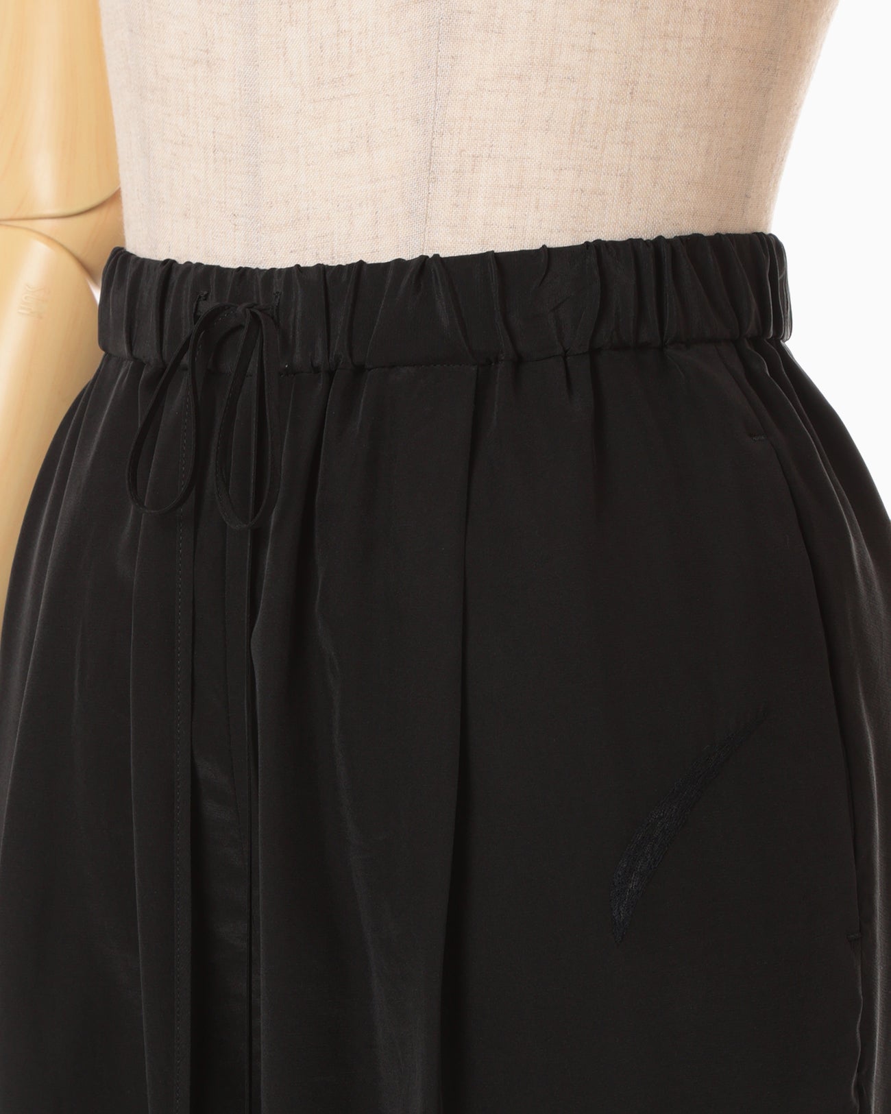 Silk Cupra Floral Embroidery Trousers - black