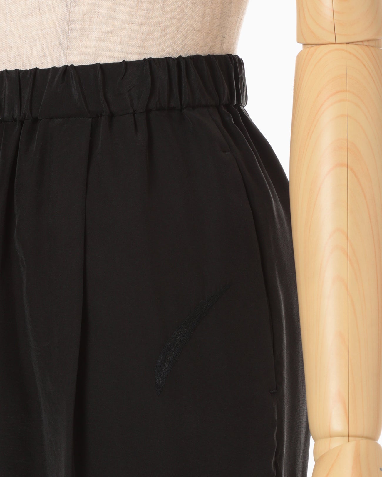 Silk Cupra Floral Embroidery Trousers - black