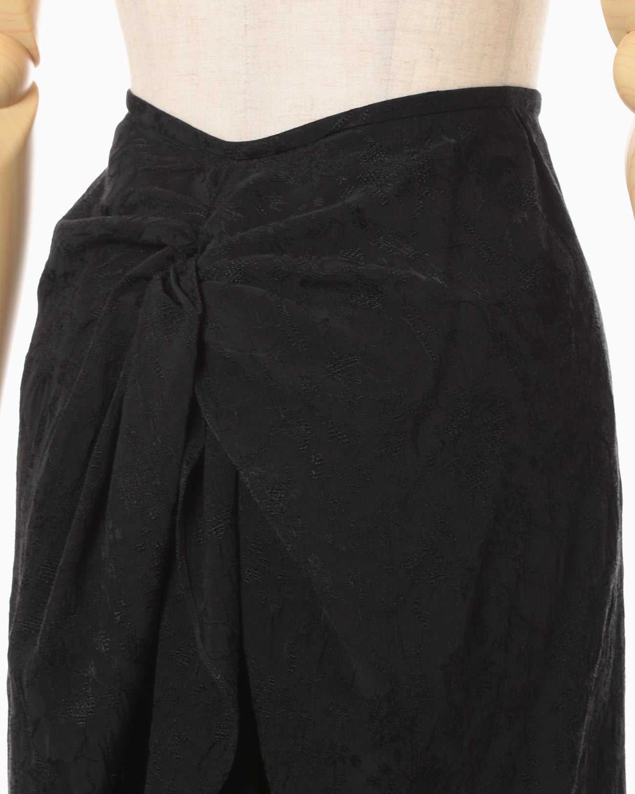 【420】まめページ Floral Jacquard Back Drape Skirt - black - Mame Kurogouchi