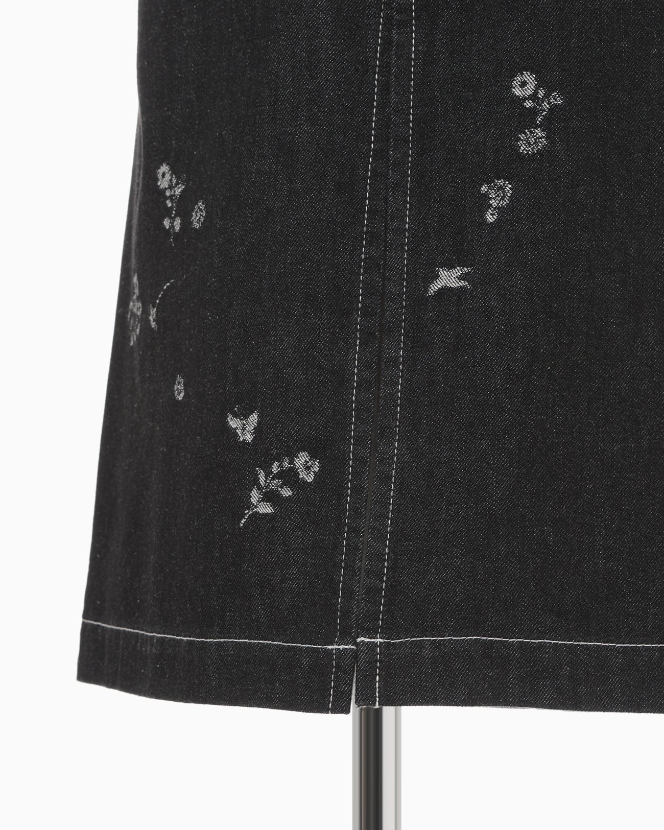 Nature Pattern Jacquard Denim Skirt - black