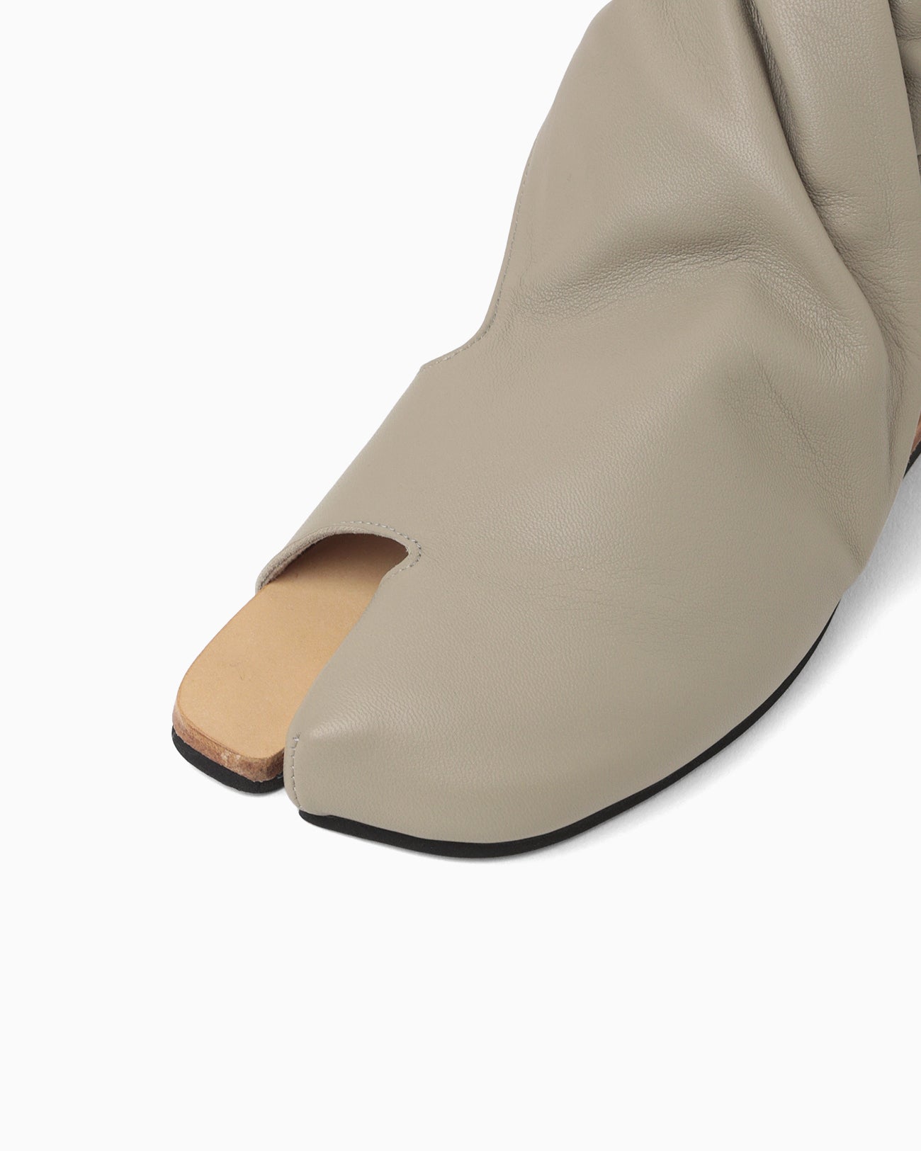 Sheep Leather Tabi Sandals - beige