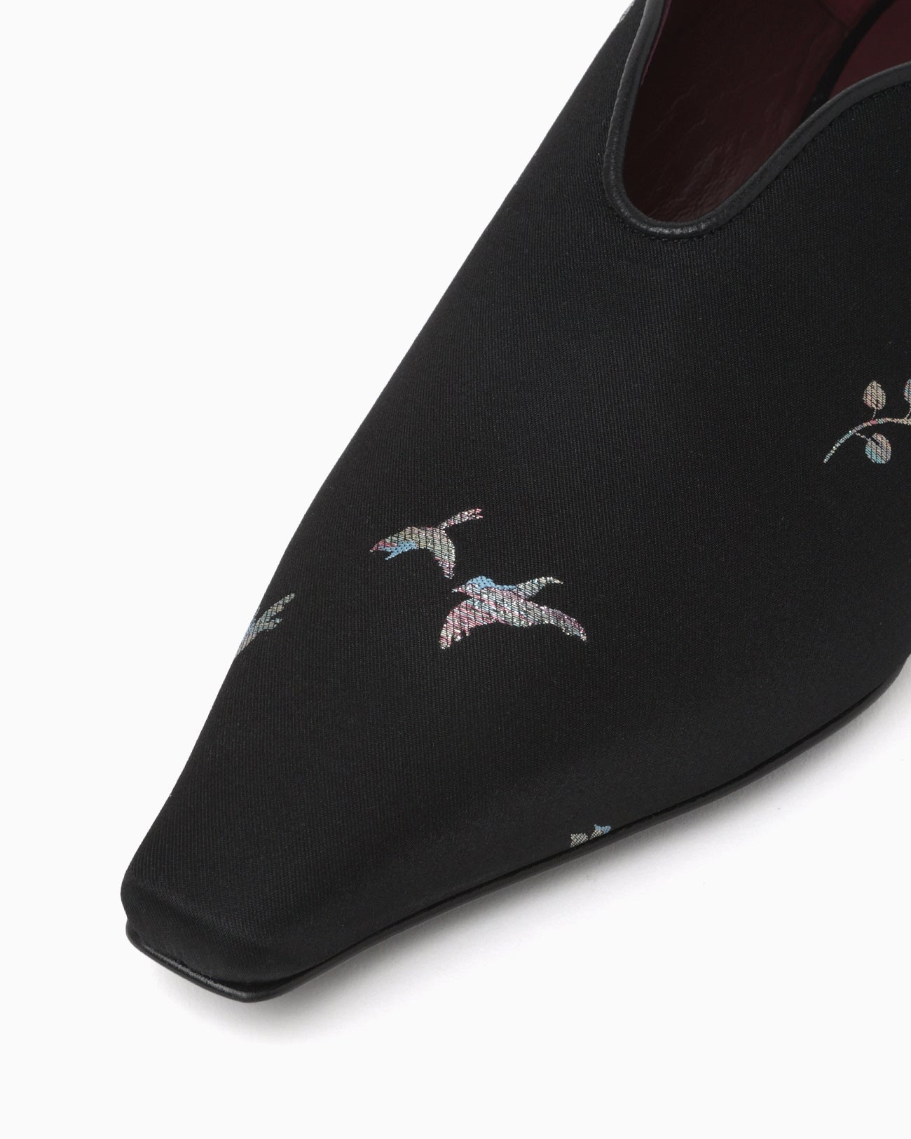 Curved Line Low Heel Nature Pattern Babouche Shoes - black