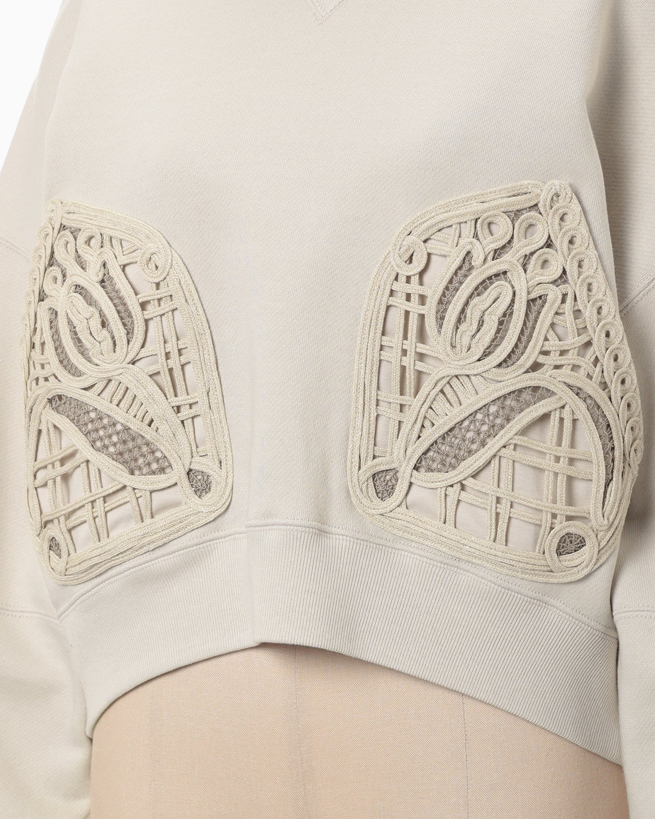 Cording Embroidery Cropped Sweatshirt - ecru - Mame Kurogouchi