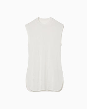 Woman Figure Sleeveless Knitted Top - white