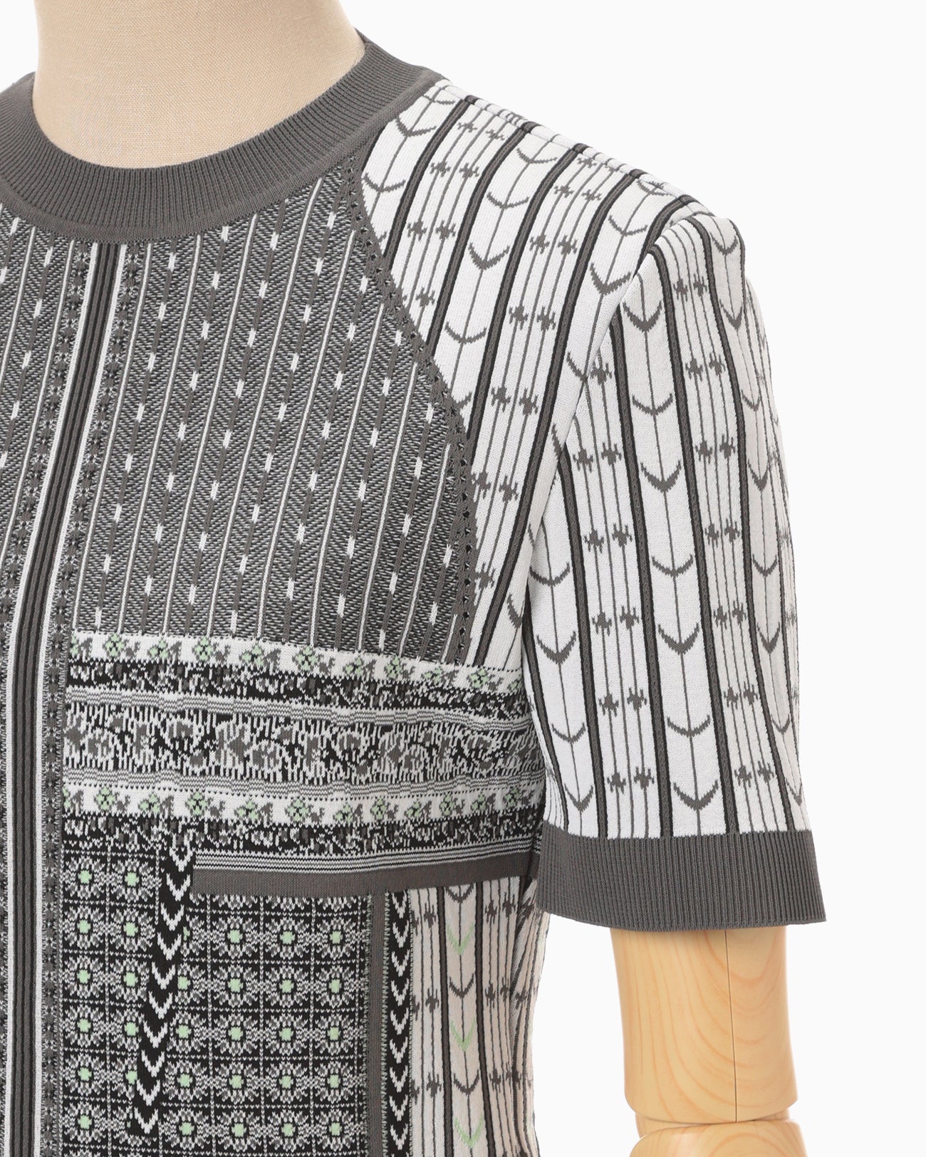 Geometric Pattern Knitted Top - grey