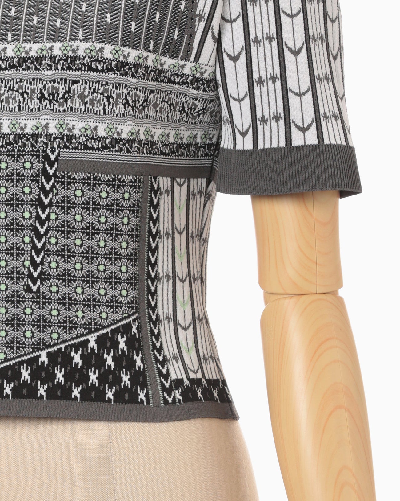 Geometric Pattern Knitted Top - grey