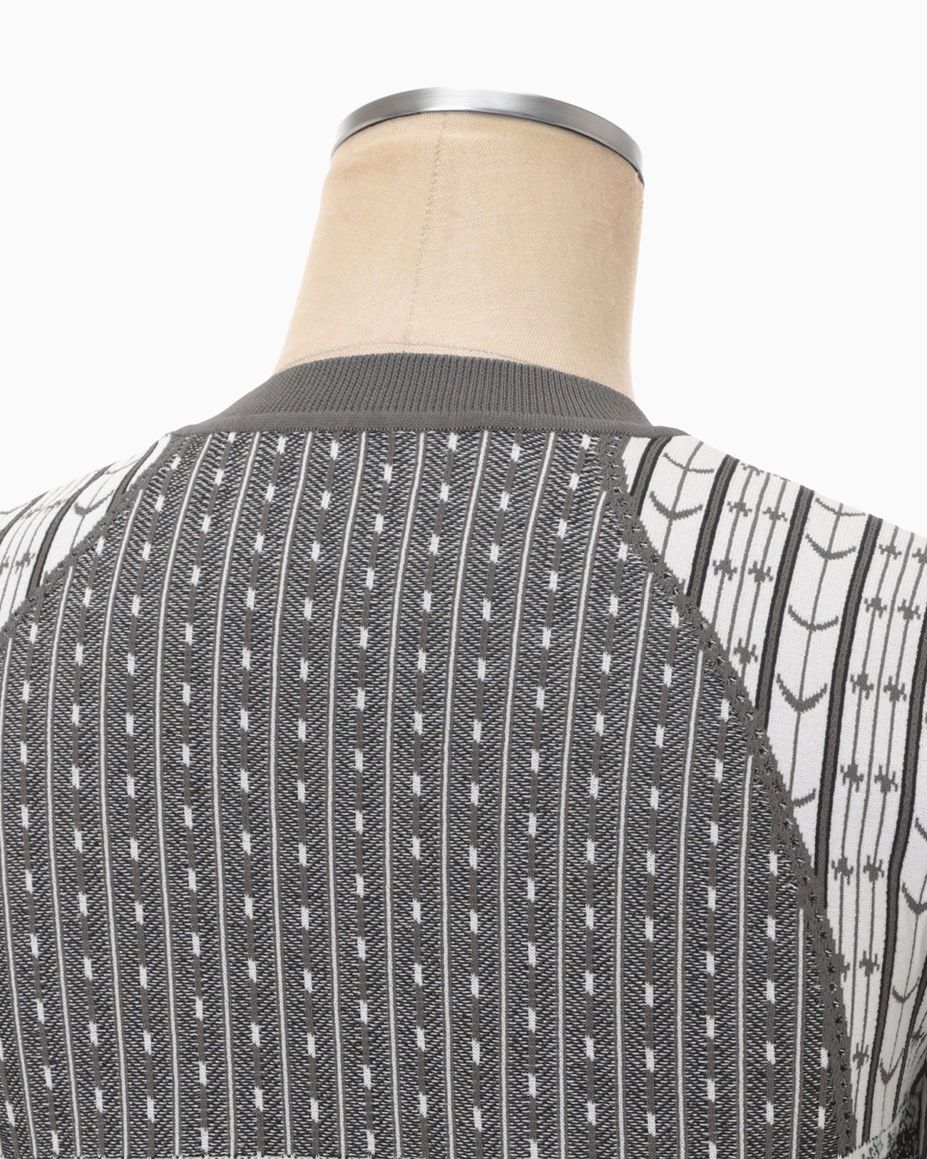 Geometric Pattern Knitted Top - grey