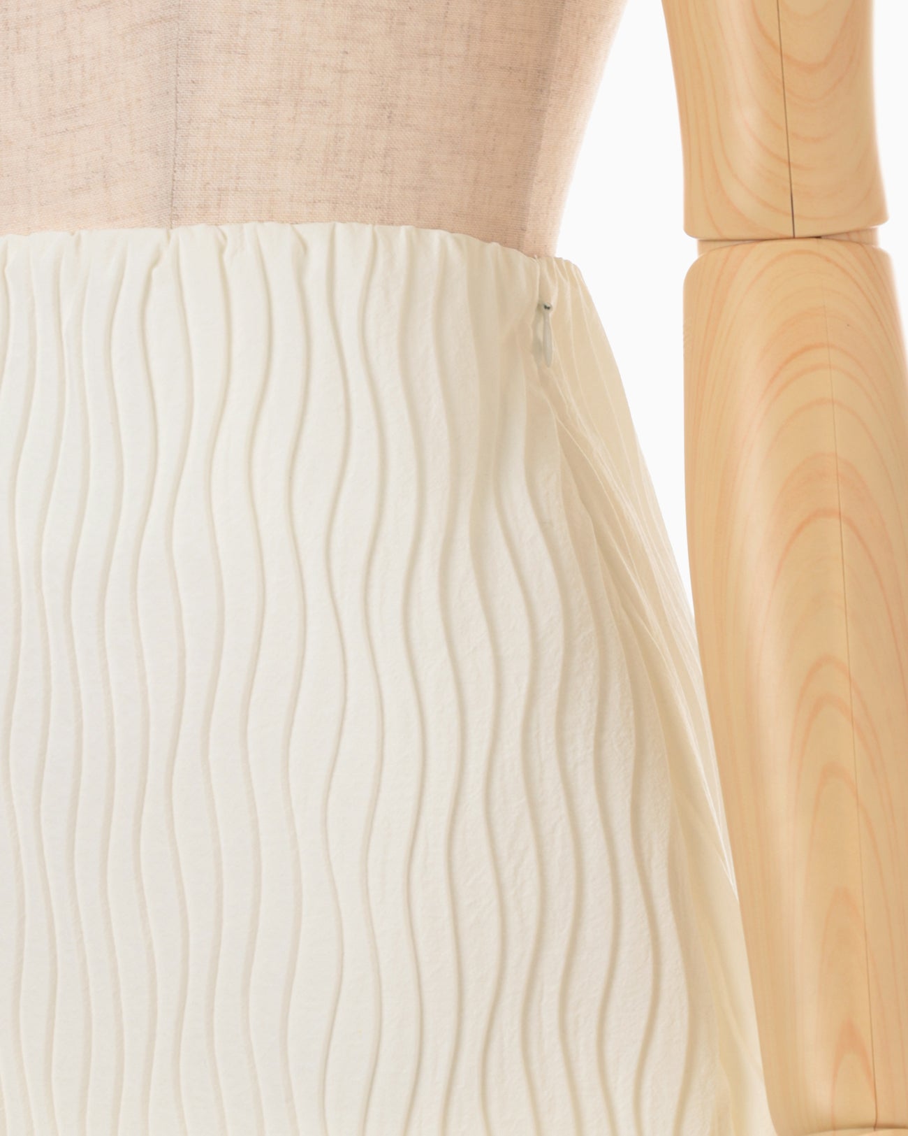 Wave Pleats Skirt - ecru