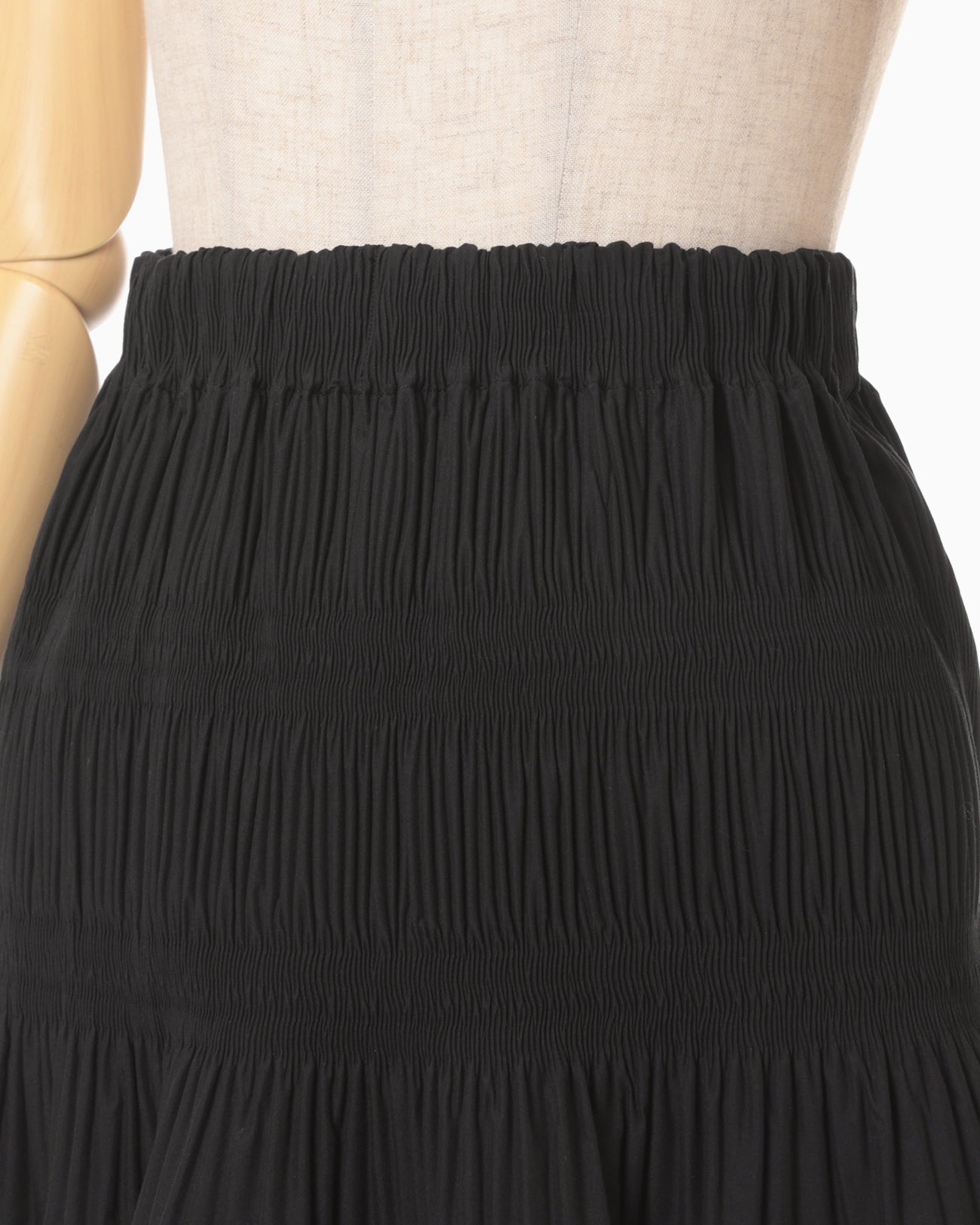 Micro Pleats Round Silhousette Skirt - black