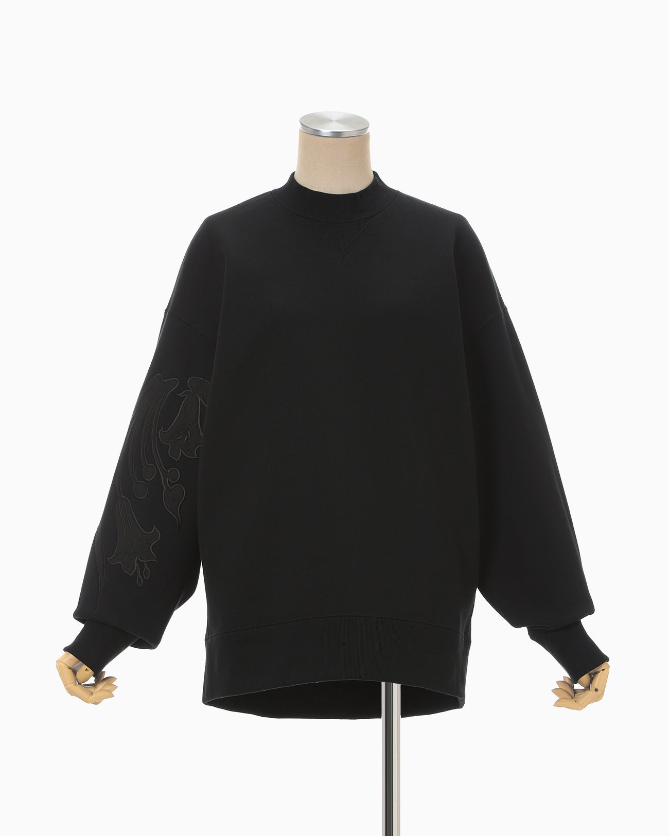 Floral Embroidery Oversized Sweat Top - black - Mame Kurogouchi