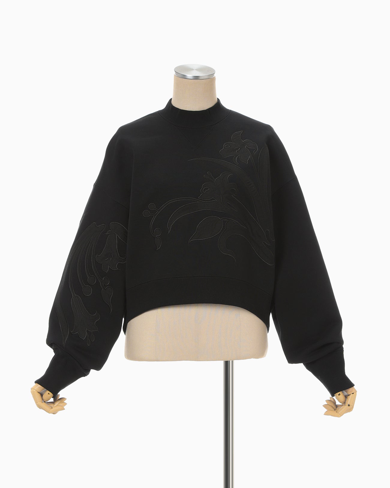 Floral Embroidery Short Sweat Top - black - Mame Kurogouchi