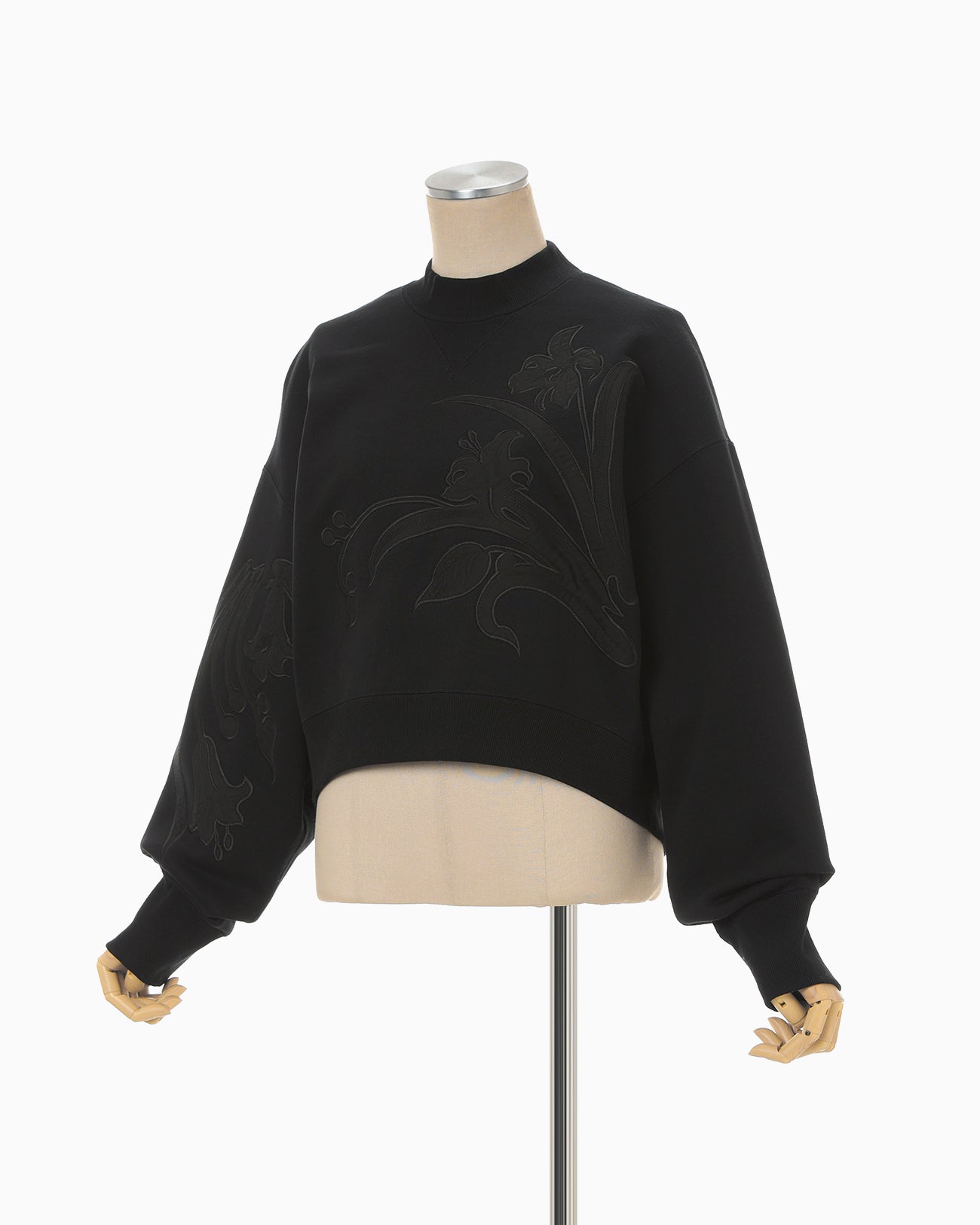 Floral Embroidery Short Sweat Top - black - Mame Kurogouchi