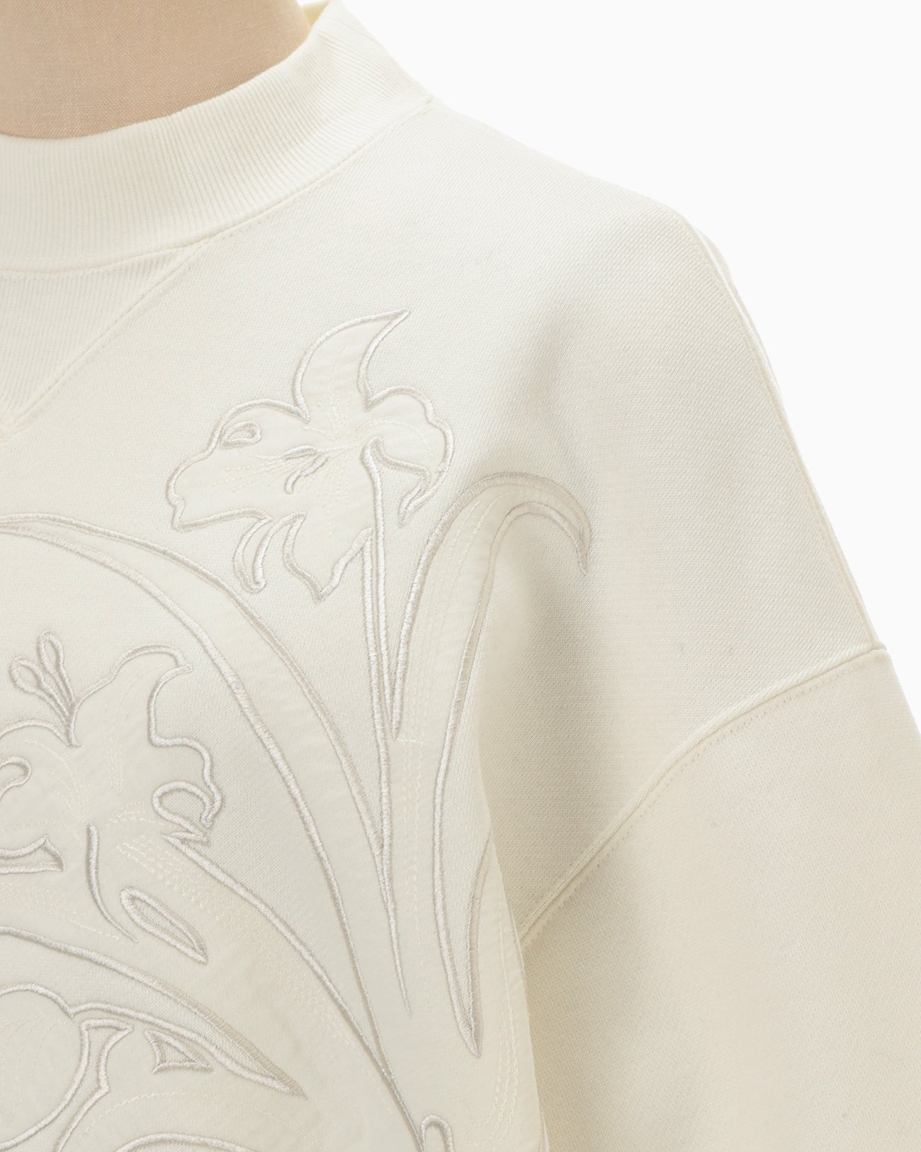 Floral Embroidery Short Sweat Top - ecru - Mame Kurogouchi