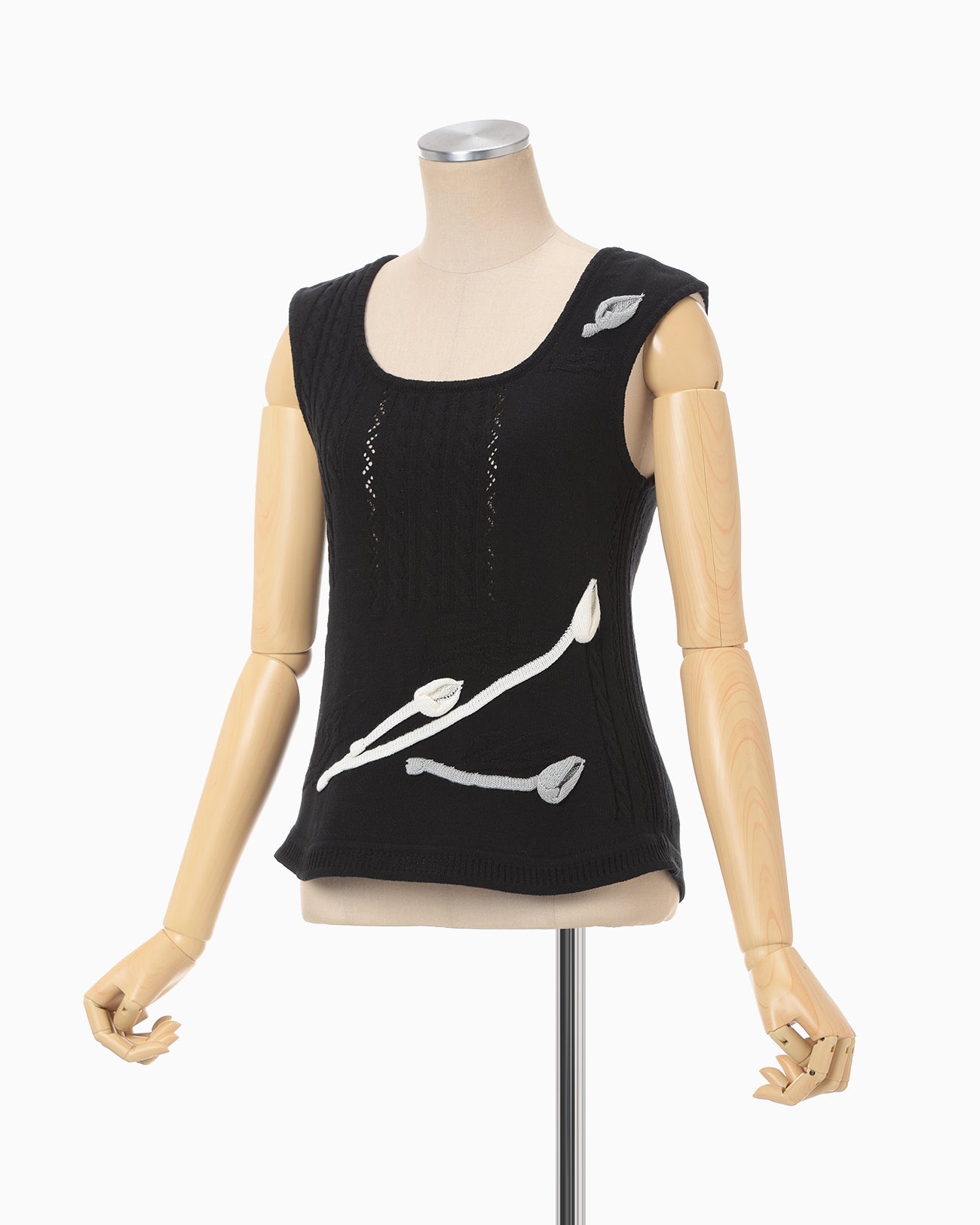 3D Floral Motif Sleeveless Knit Top - black - Mame Kurogouchi