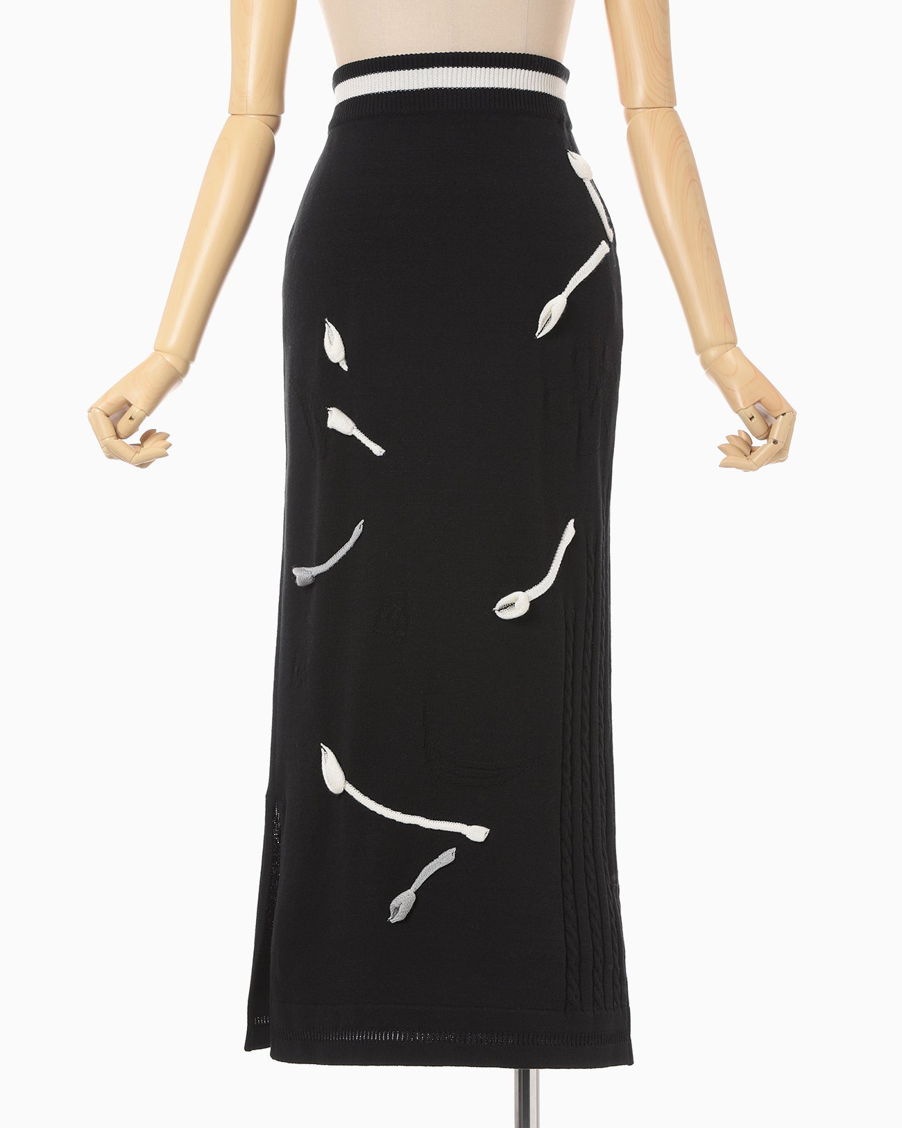 3D Floral Motif Knit Skirt - black - Mame Kurogouchi