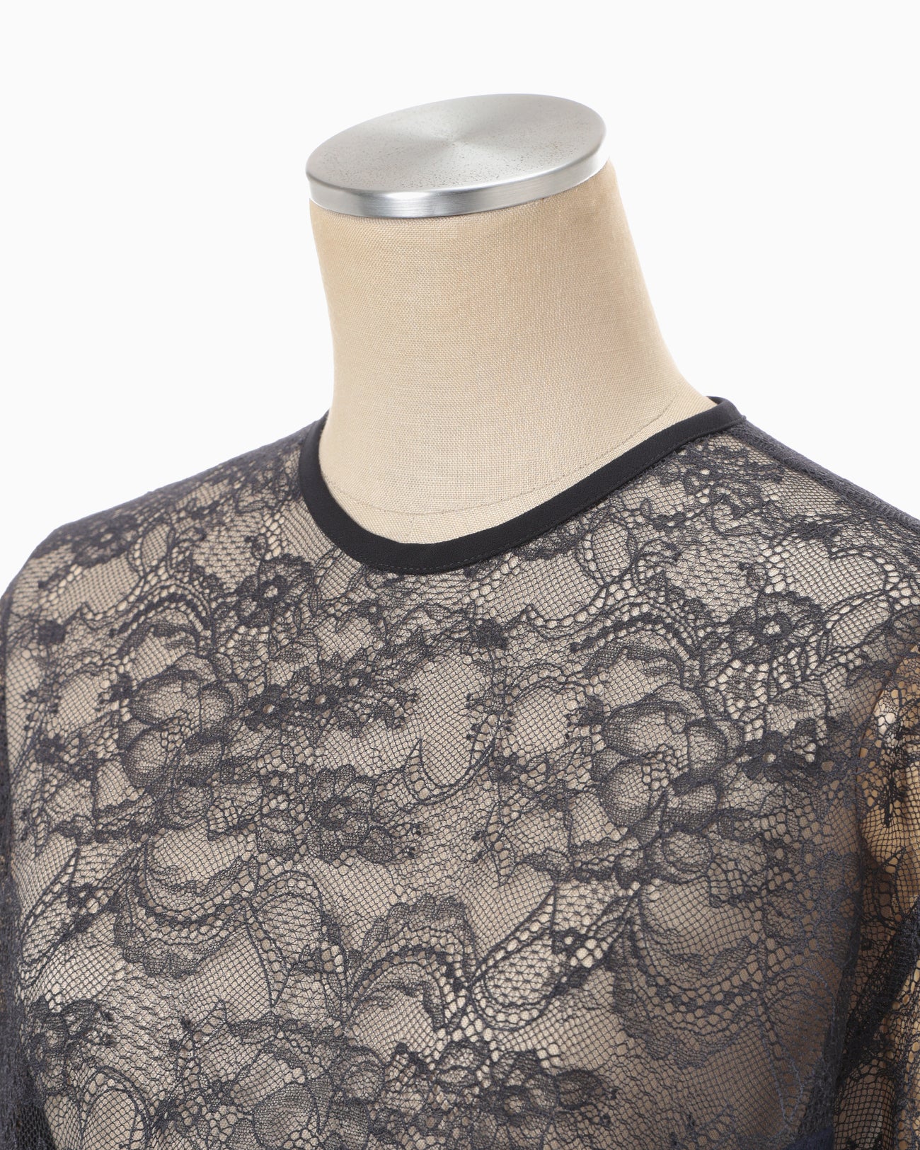 Raschel Lace Embroidered Top - navy - Mame Kurogouchi
