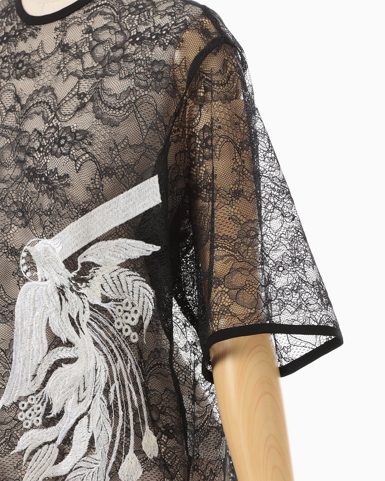 Raschel Lace Embroidered Top - black × white - Mame Kurogouchi