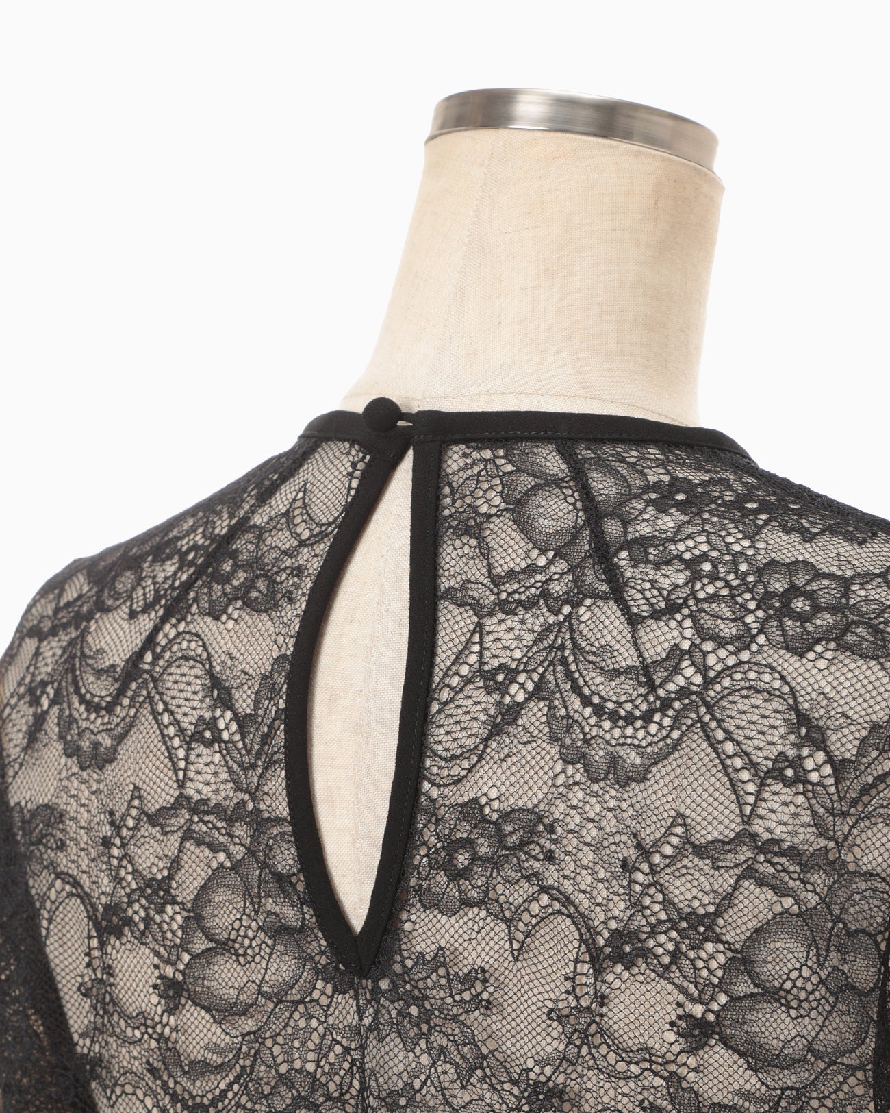 Raschel Lace Embroidered Top - black × white - Mame Kurogouchi