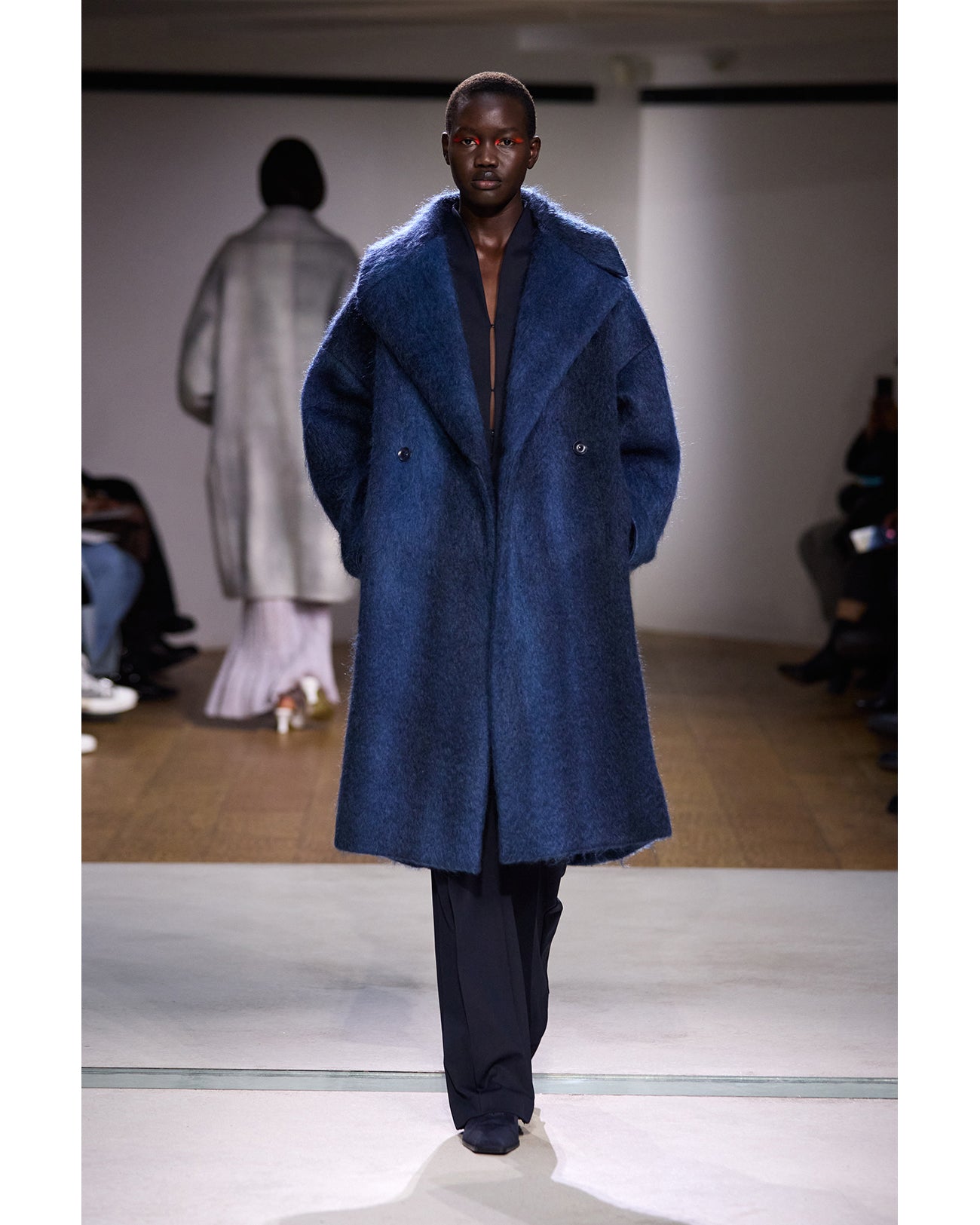 Gradient Dye Mohair Double-Breasted Coat - navy