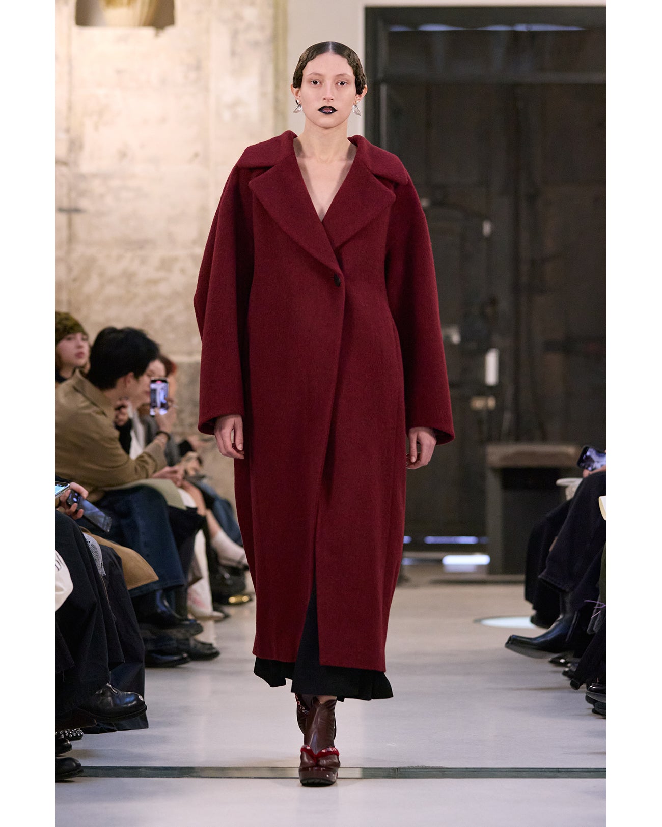 Wool Arupaka Long Cort - bordeaux