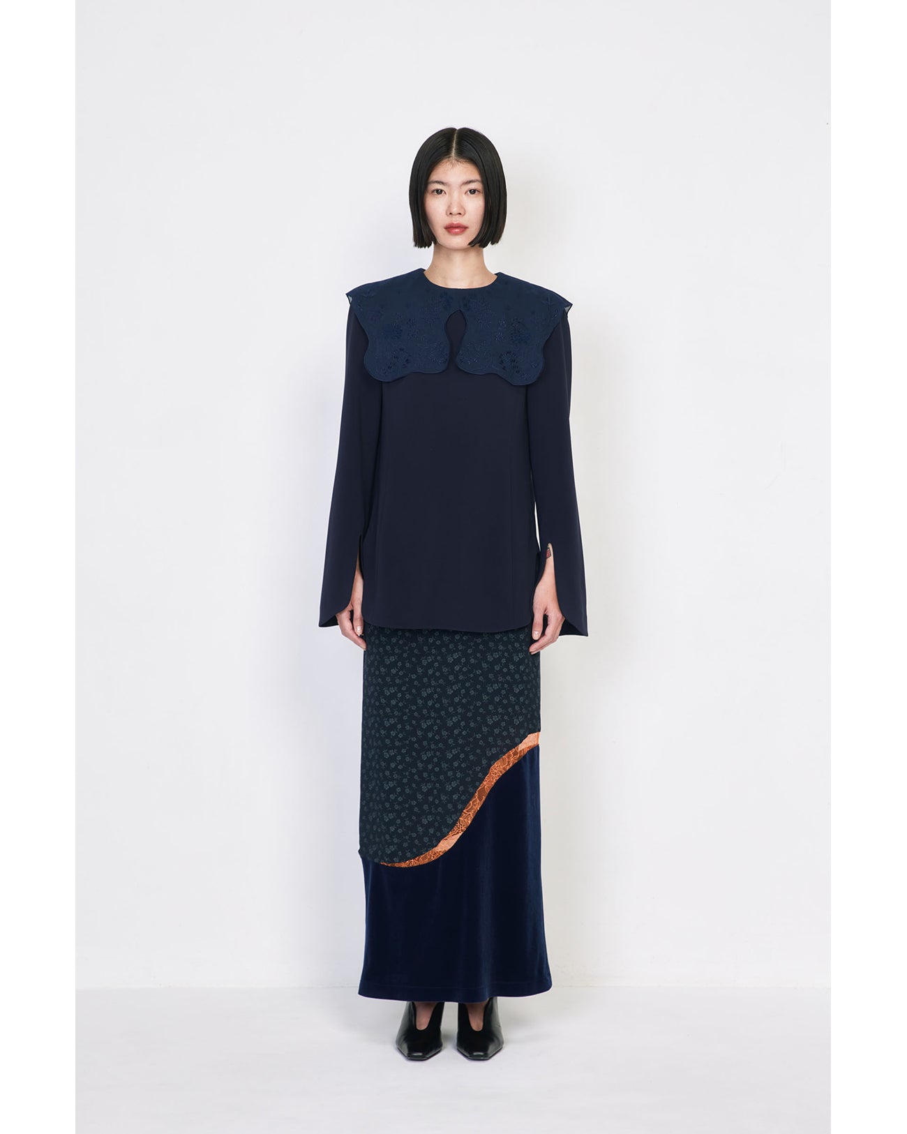 チェリー Triacetate Georgette Embroidery Collar Top - black - Mame