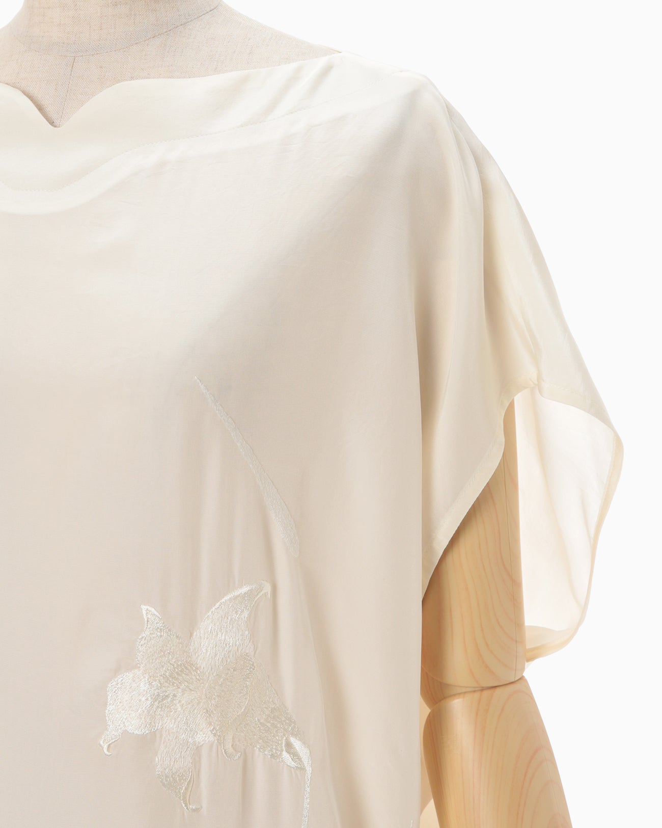 Silk Cupra Floral Embroidery Dress - ecru - Mame Kurogouchi