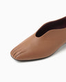 Curved Line Low Heel Slip-on - brown