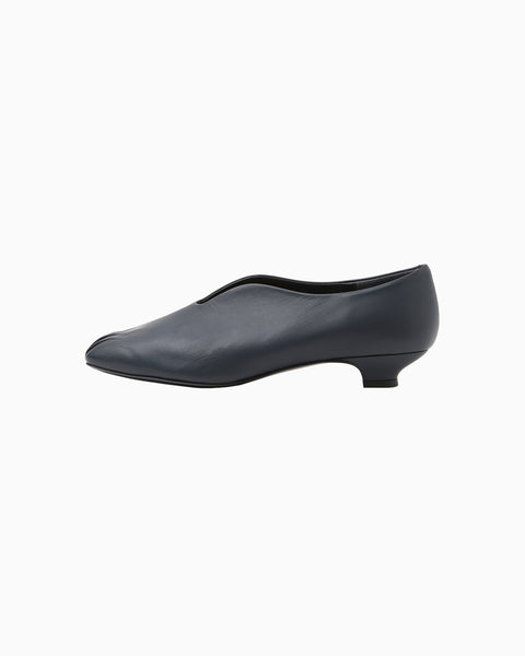 Curved Line Low Heel Slip-on - navy