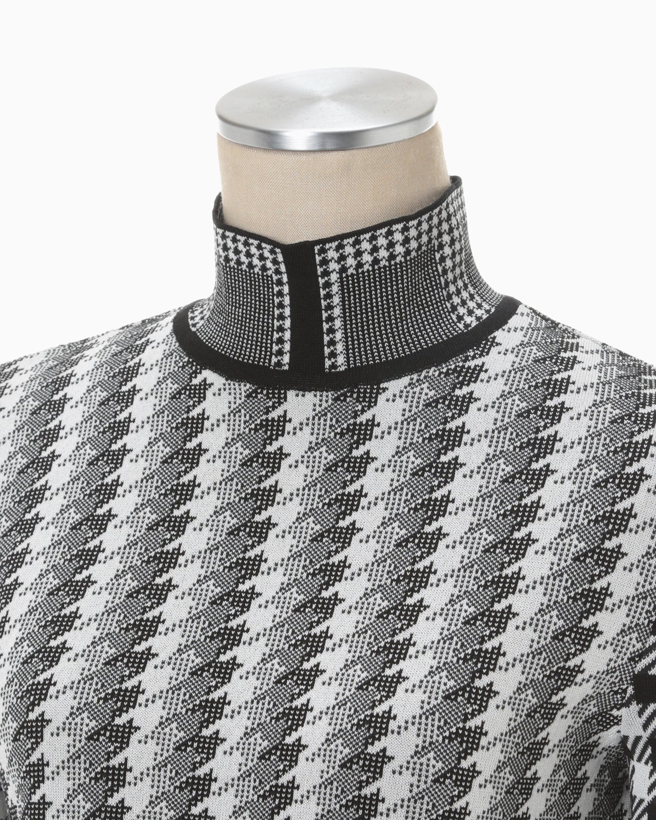 Multi Plaid Geometric Cropped Knit Top - black