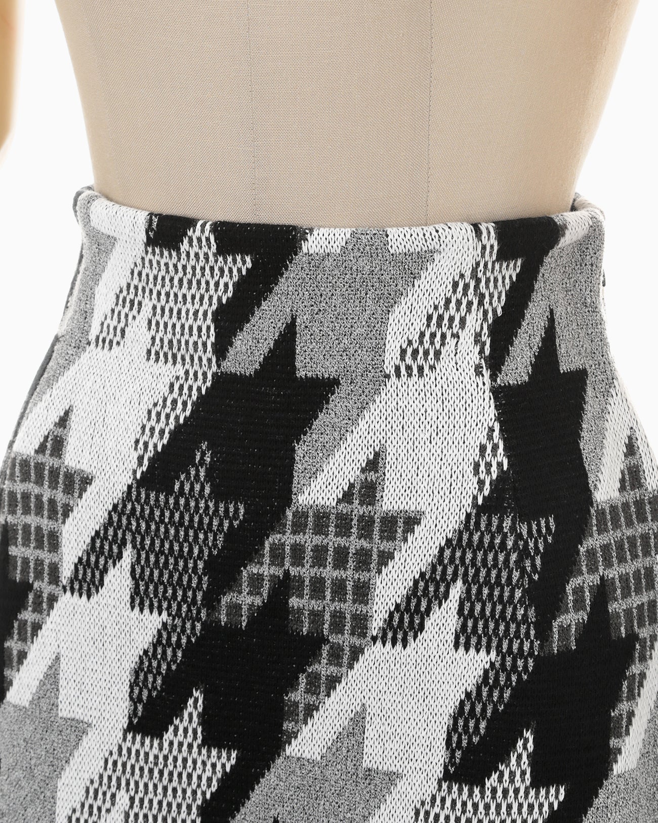 Houndstooth Knitted Skirt - black