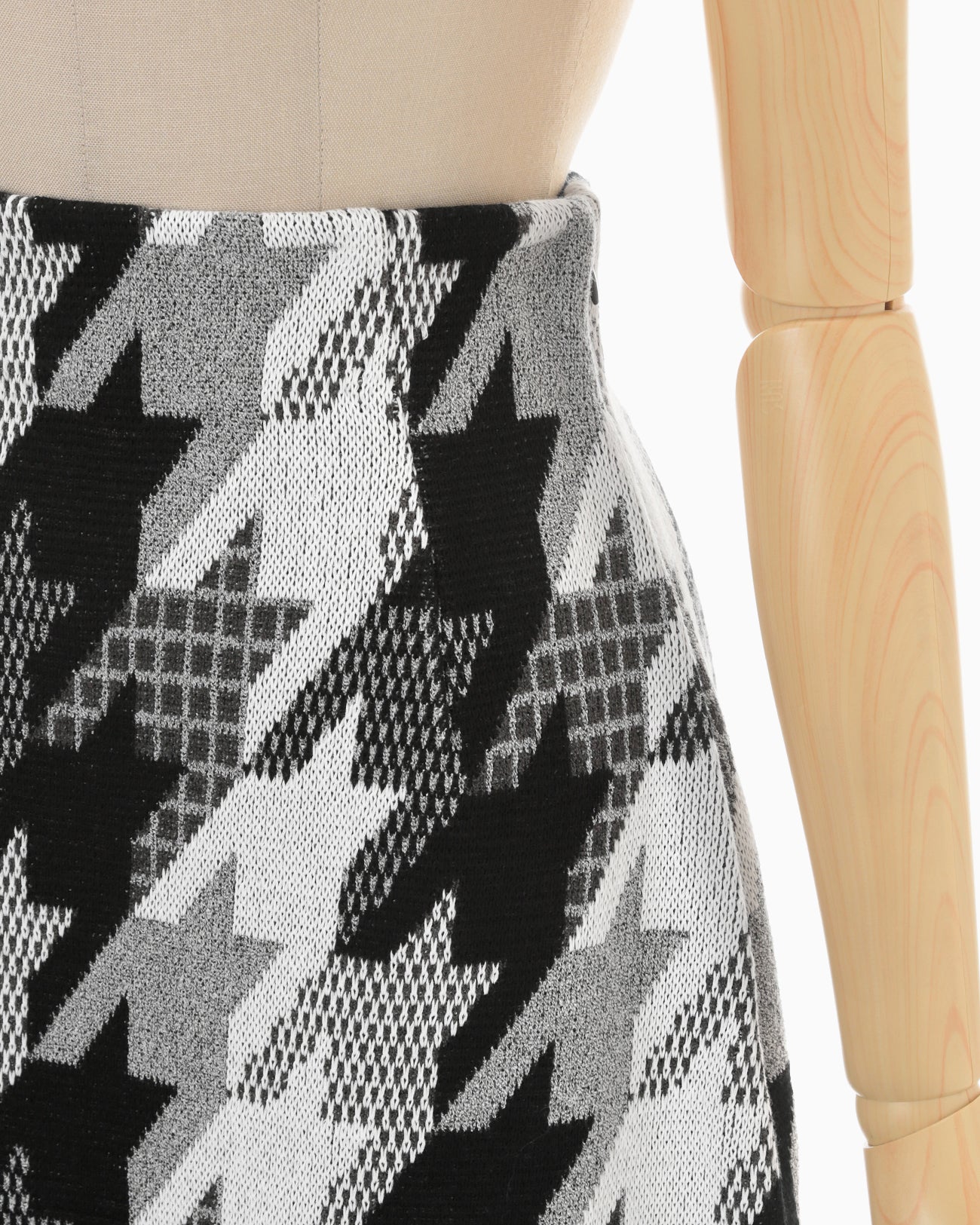 Houndstooth Knitted Skirt - black