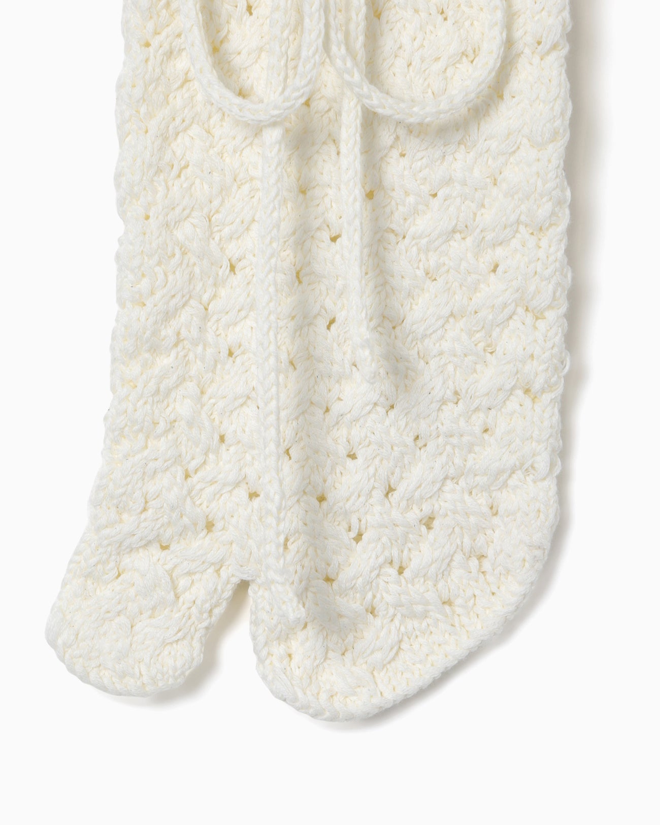 Knitted Tabi Socks - white