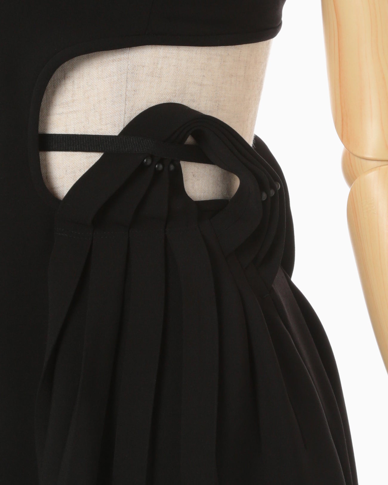 Stretched Triacetate Basket Pattern Dress - black