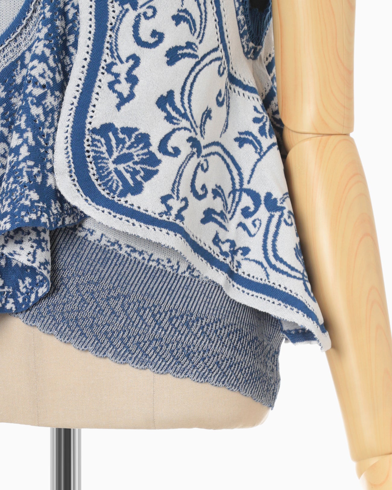 Asymmetric Pattern Knitted Top - blue