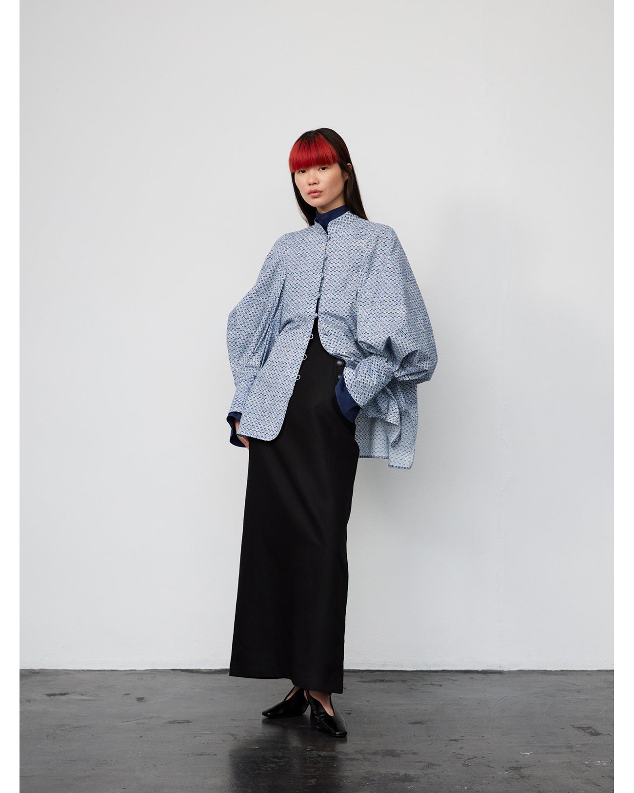 Crane Pattern Hand Printed Shirt - navy